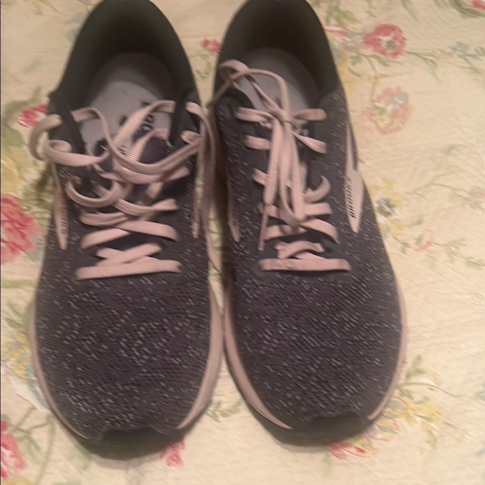 Brooks running shoes, Size 10